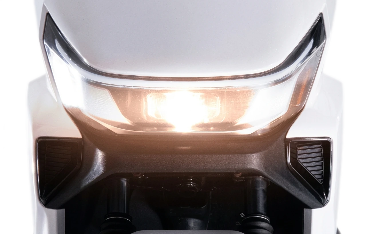 LED headlight with DRLs