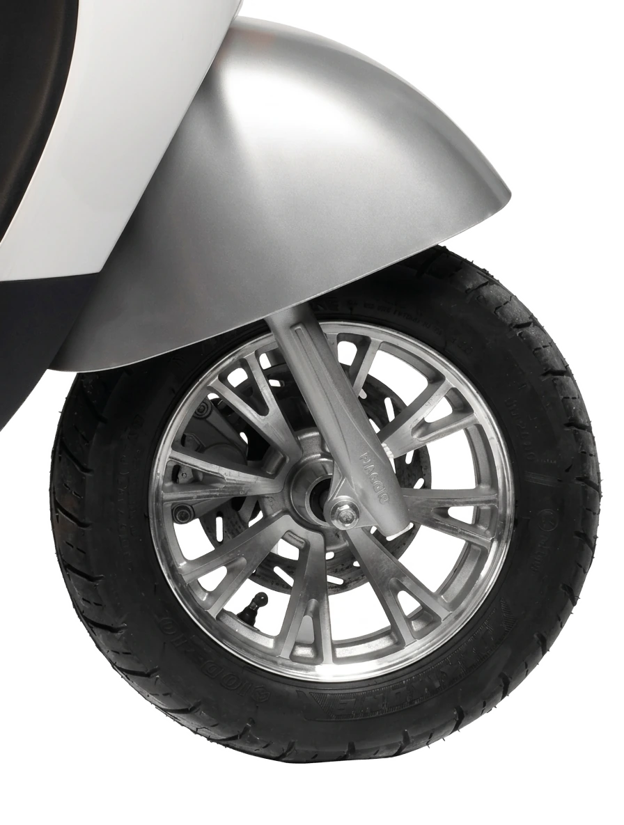 Front disc, rear drum