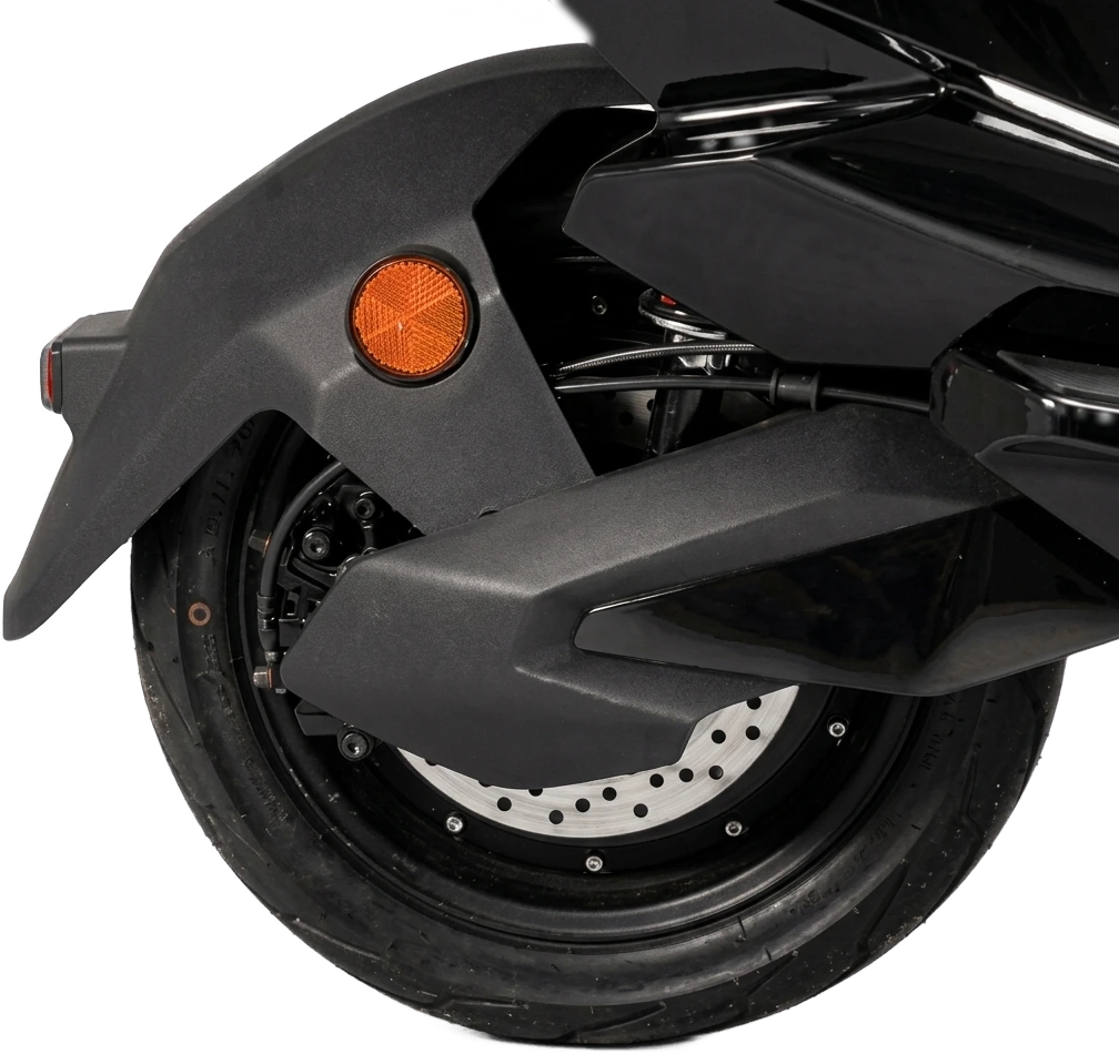 2,000W–2,600W motor