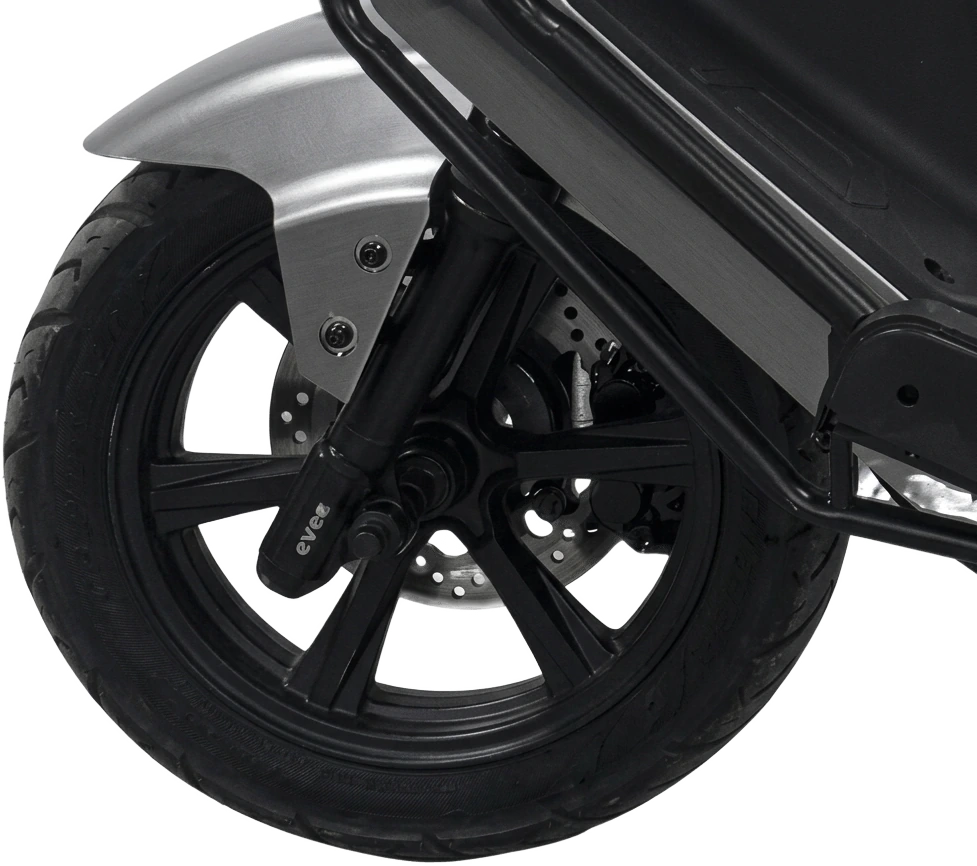 Front disc, rear drum